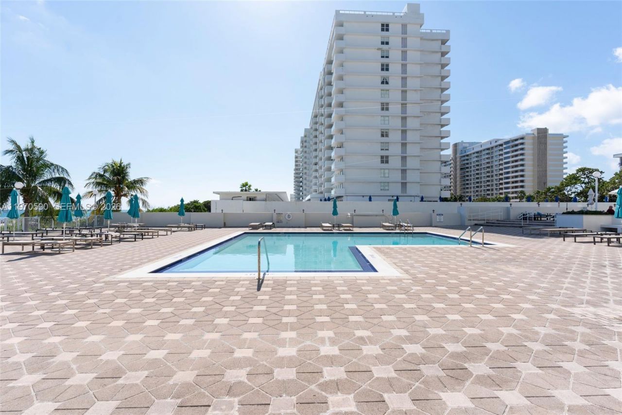5701 Collins Ave, Unit 310, Miami Beach, FL 33140 Photo