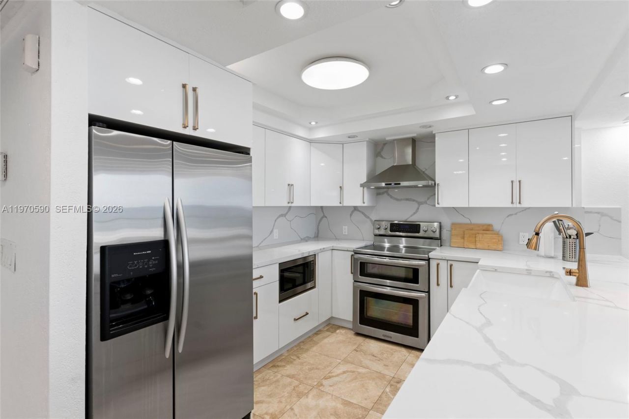 5701 Collins Ave, Unit 310, Miami Beach, FL 33140 Photo