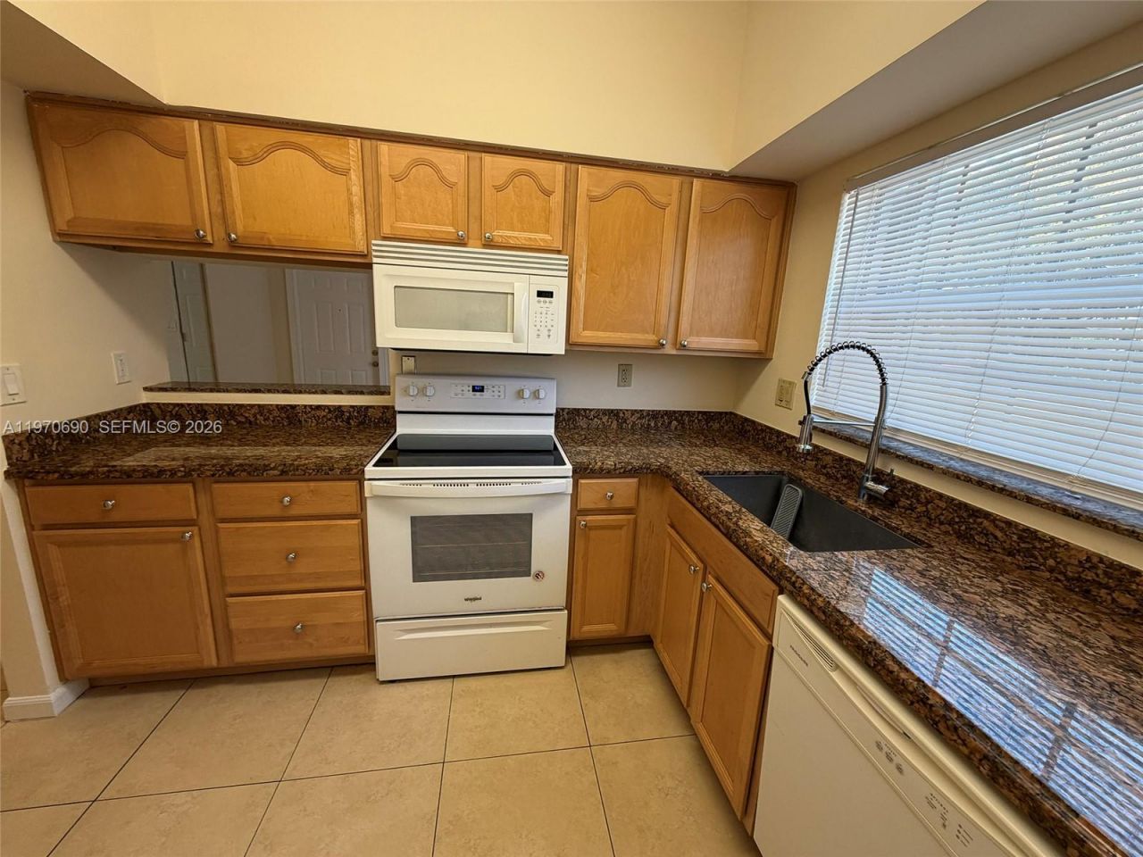 2091 NW 96th Ter, Unit 13E, Pembroke Pines, FL 33024 Photo