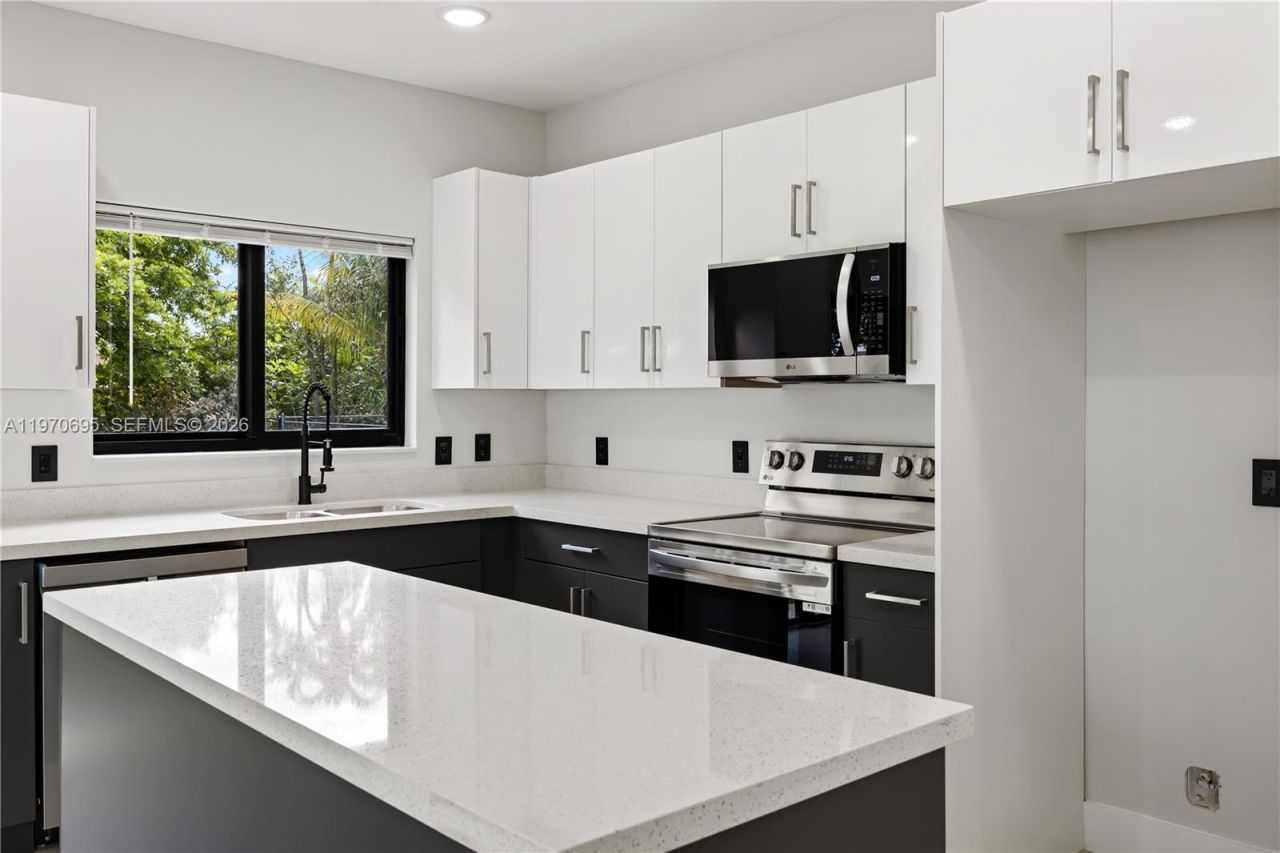 120 NW 5th Ave , Unit 120, Hallandale Beach, FL 33009 Photo