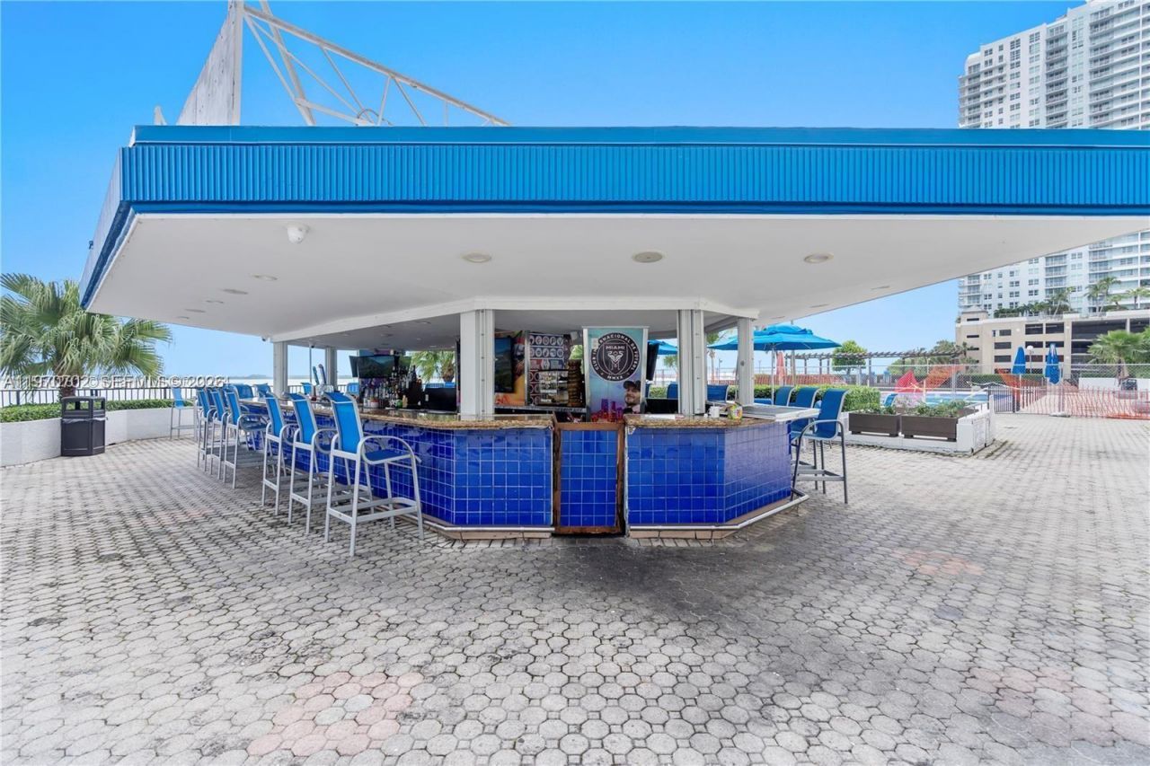 999 Brickell Bay Dr , Unit 303, Miami, FL 33131 Photo