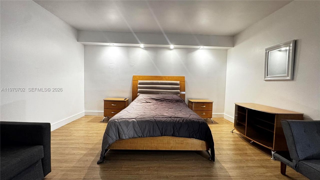 999 Brickell Bay Dr , Unit 303, Miami, FL 33131 Photo