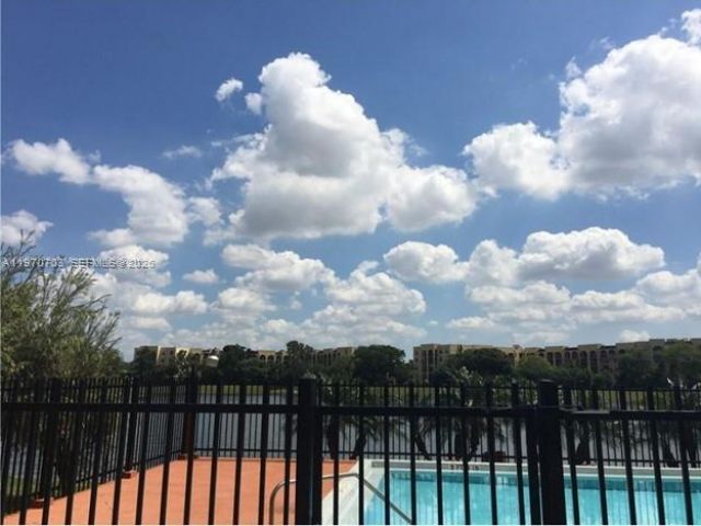 9688 Fontainebleau Blvd, Unit 409, Miami, FL 33172 Photo