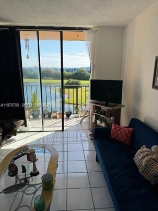 9688 Fontainebleau Blvd, Unit 409, Miami, FL 33172 Photo