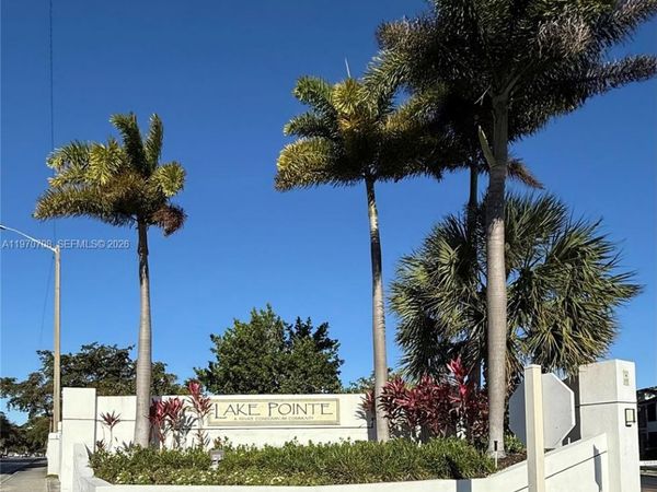 201 Lake Pointe Dr , Unit 202, Oakland Park, FL 33309