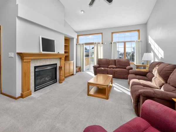 6056 Meadow View Court, Johnston, IA 50131