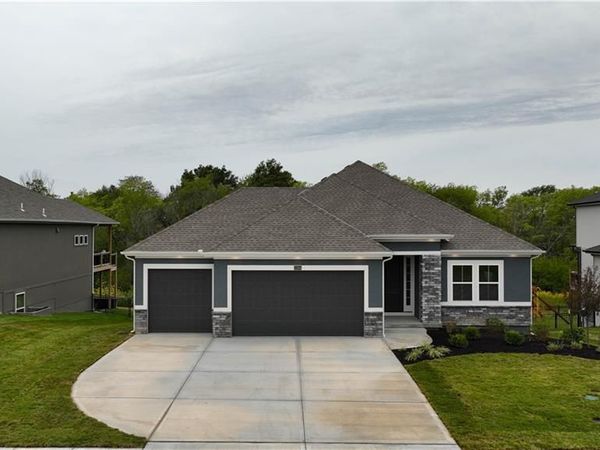 10504 N Mulberry Street, Kansas City, MO 64155