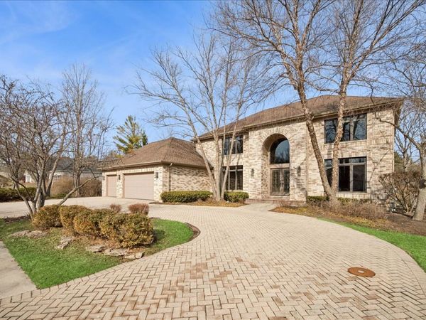 2551 Hybernia Drive, Highland Park, IL 60035