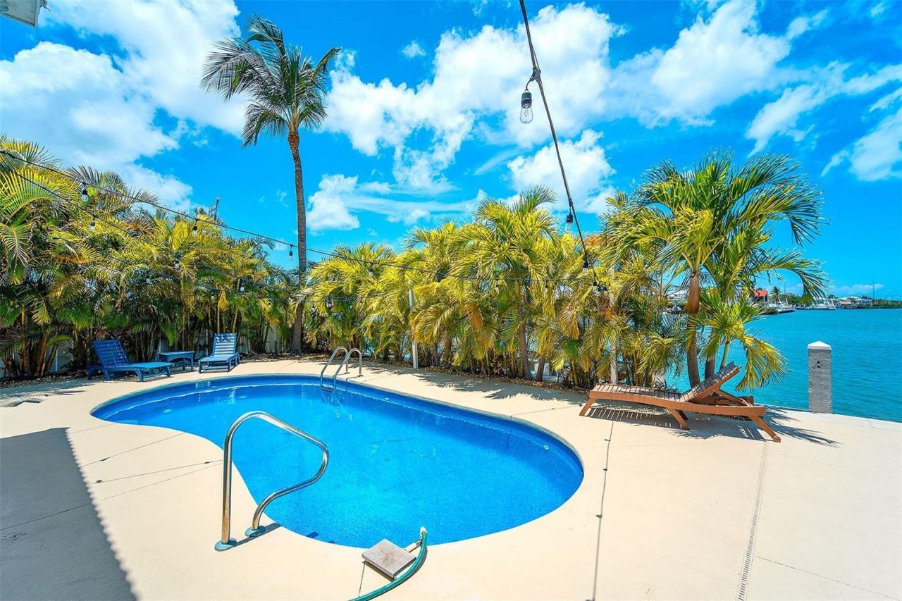 770 9th Street, Key Colony Beach, FL 33051 Photo