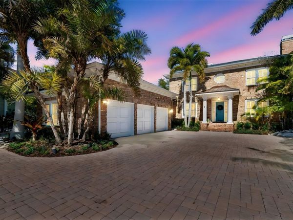 4909 W SPRING LAKE DRIVE, TAMPA, FL 33629