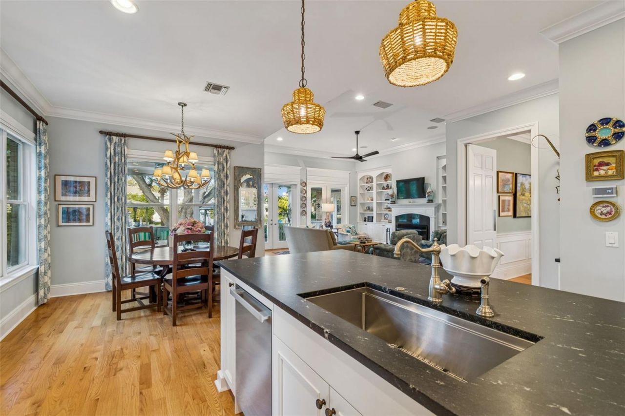 4909 W Spring Lake Drive, Tampa, FL 33629 Photo