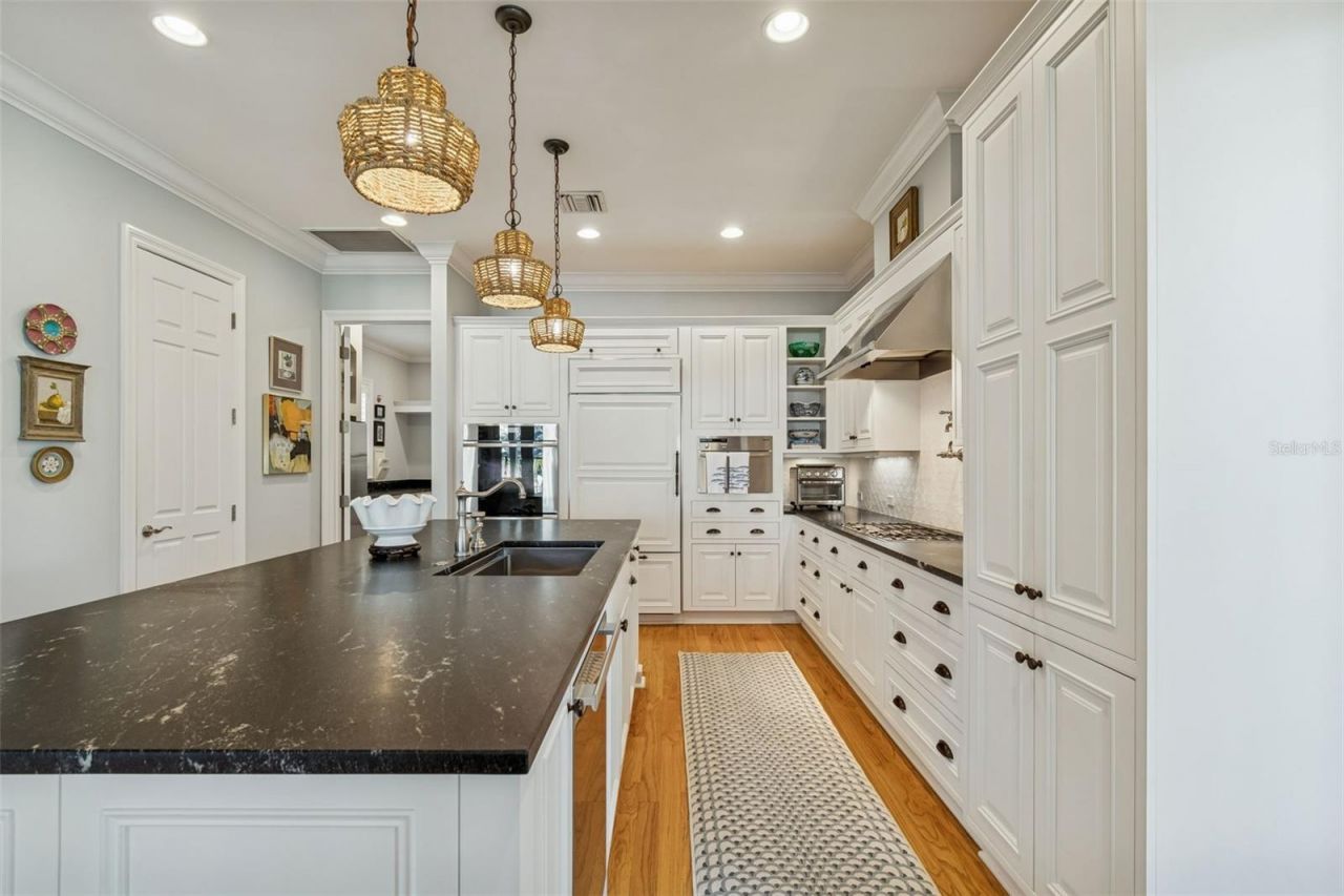 4909 W Spring Lake Drive, Tampa, FL 33629 Photo