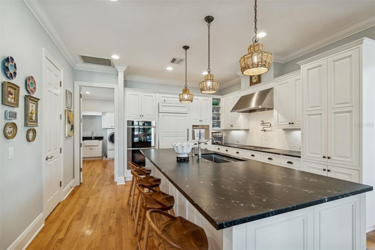 4909 W Spring Lake Drive, Tampa, FL 33629 Photo