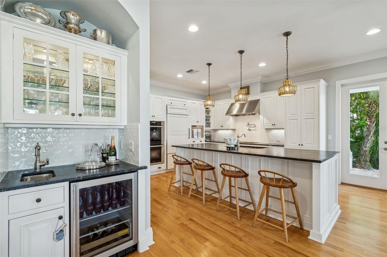 4909 W Spring Lake Drive, Tampa, FL 33629 Photo