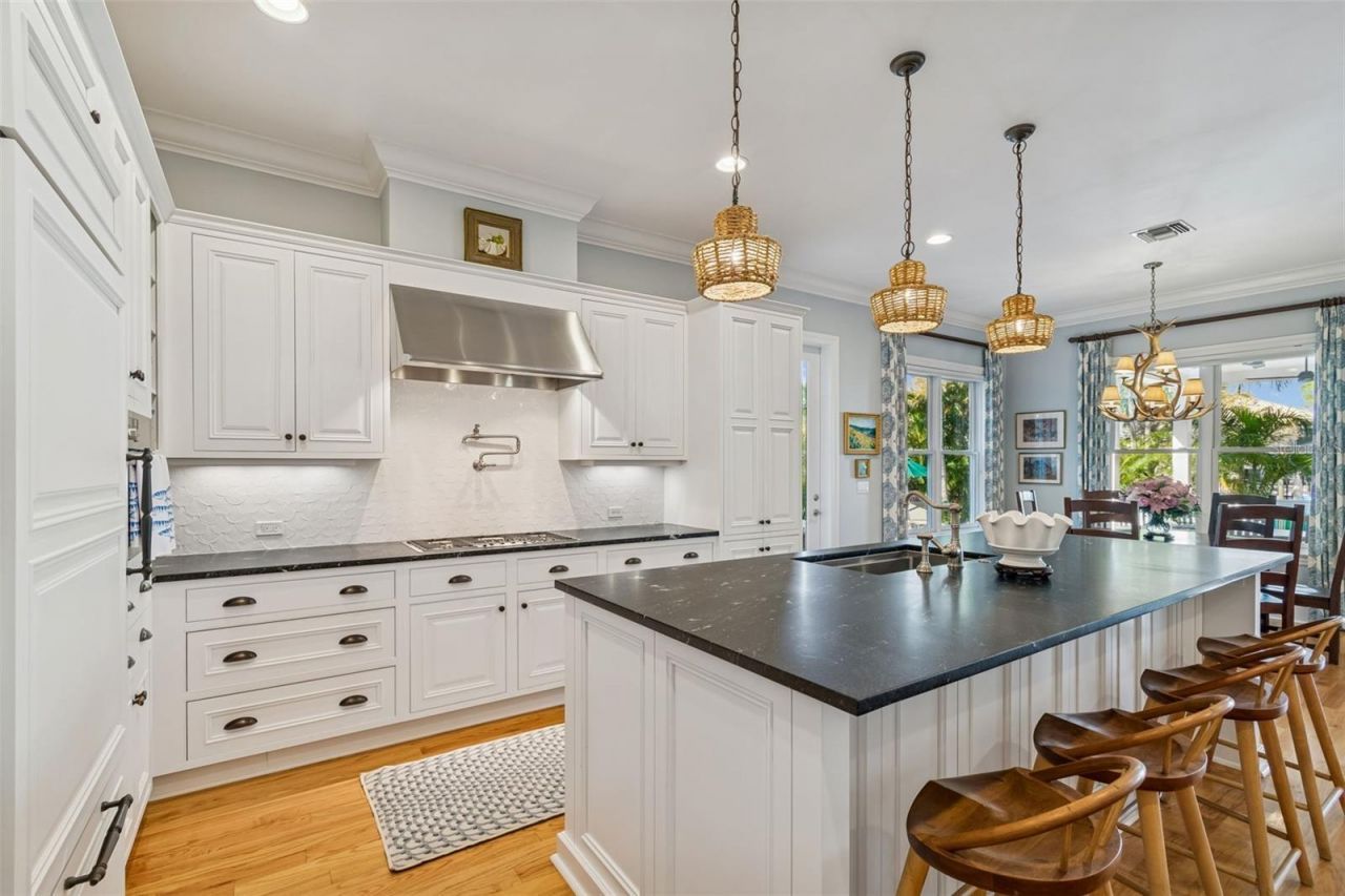 4909 W Spring Lake Drive, Tampa, FL 33629 Photo