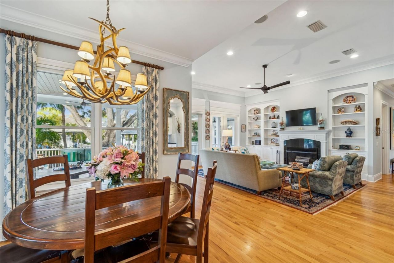 4909 W Spring Lake Drive, Tampa, FL 33629 Photo