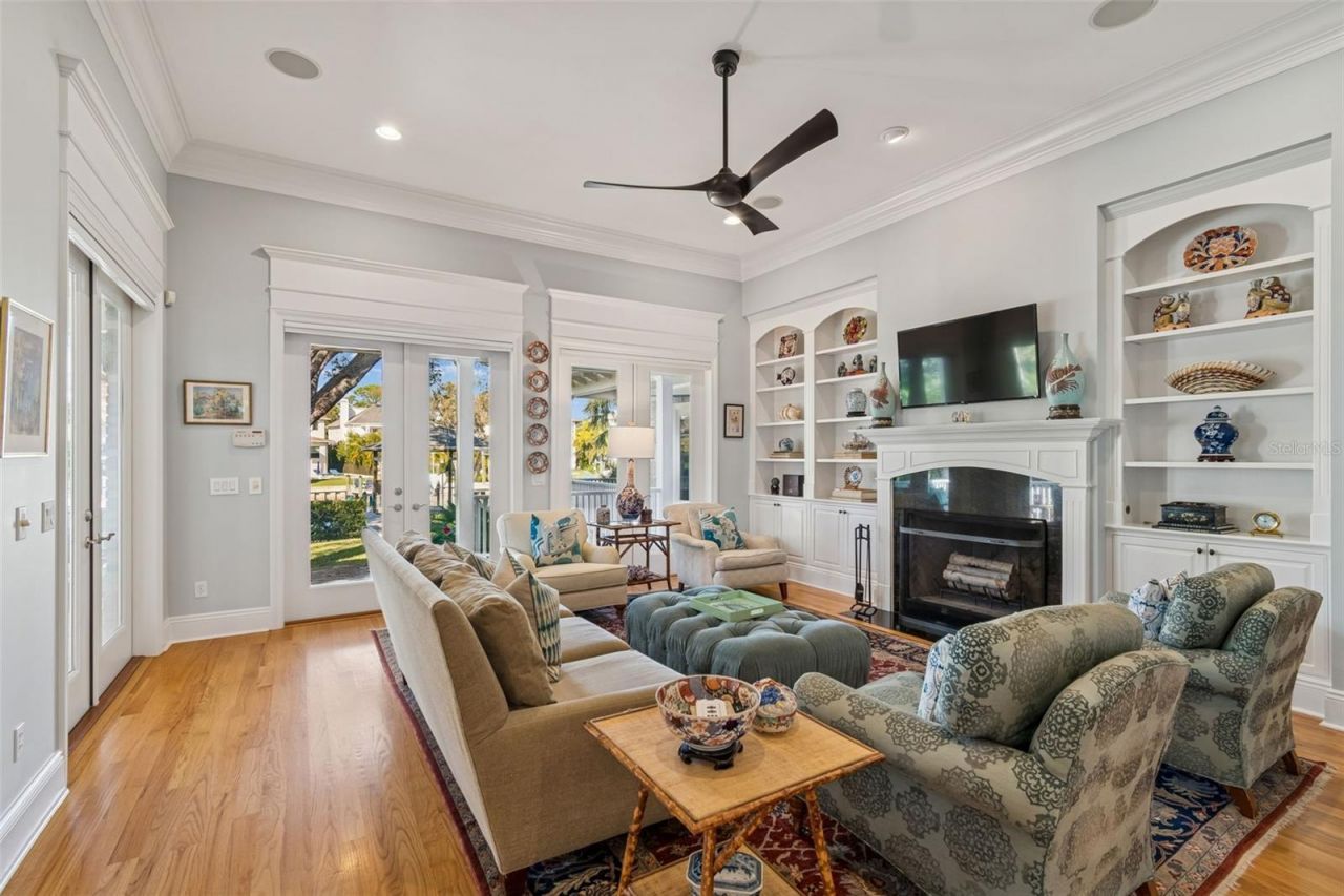 4909 W Spring Lake Drive, Tampa, FL 33629 Photo