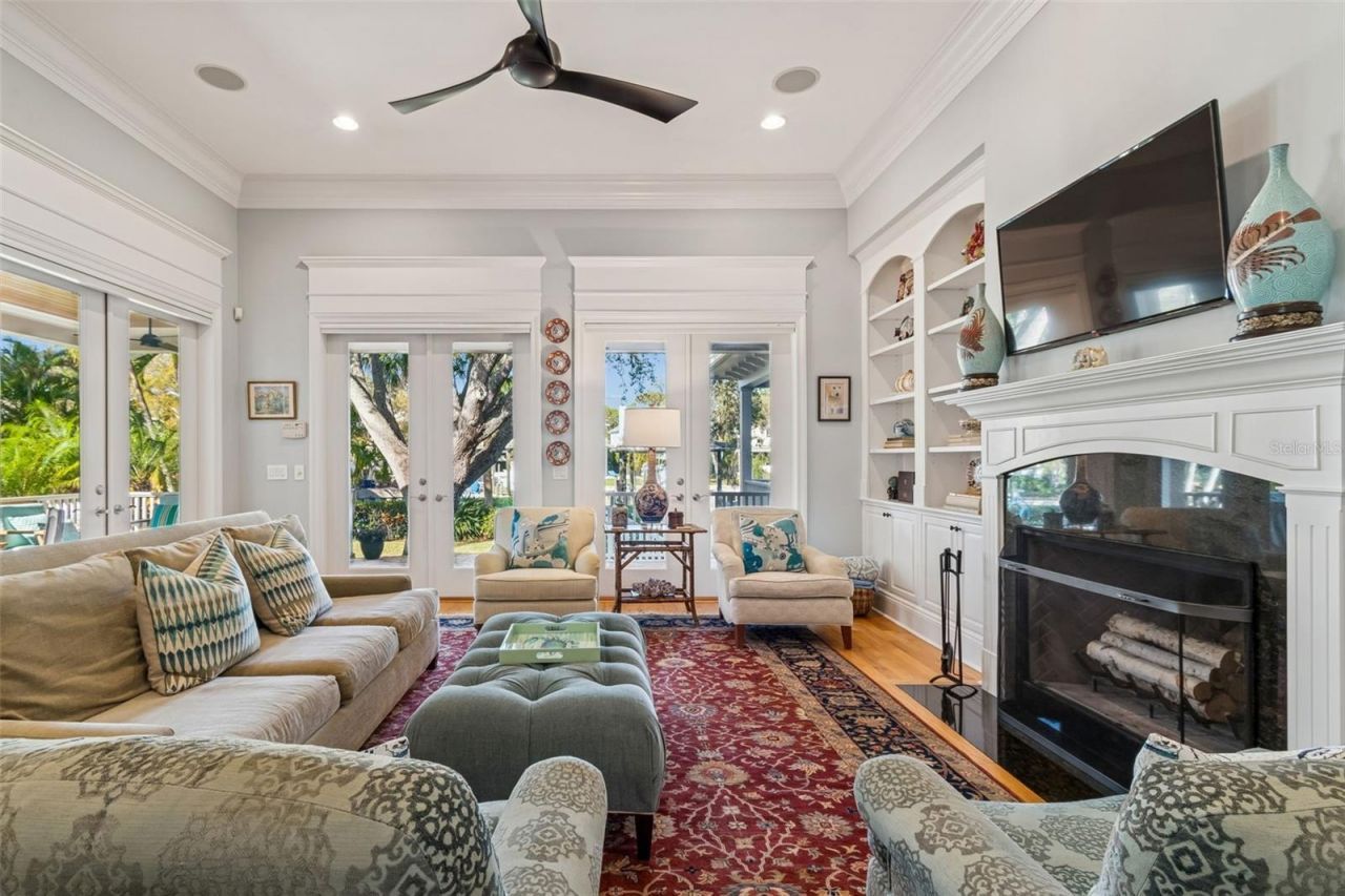 4909 W Spring Lake Drive, Tampa, FL 33629 Photo