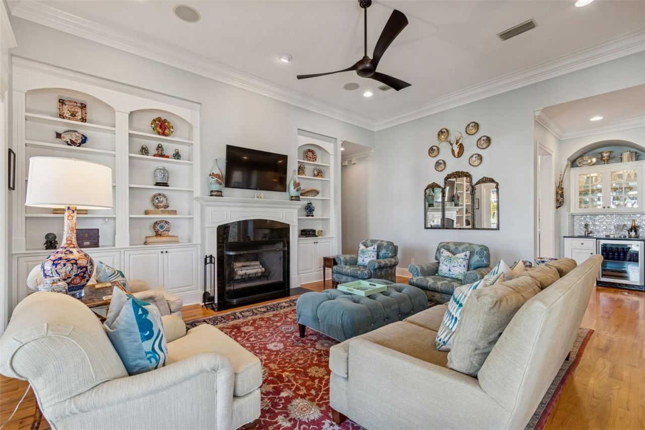 4909 W Spring Lake Drive, Tampa, FL 33629 Photo