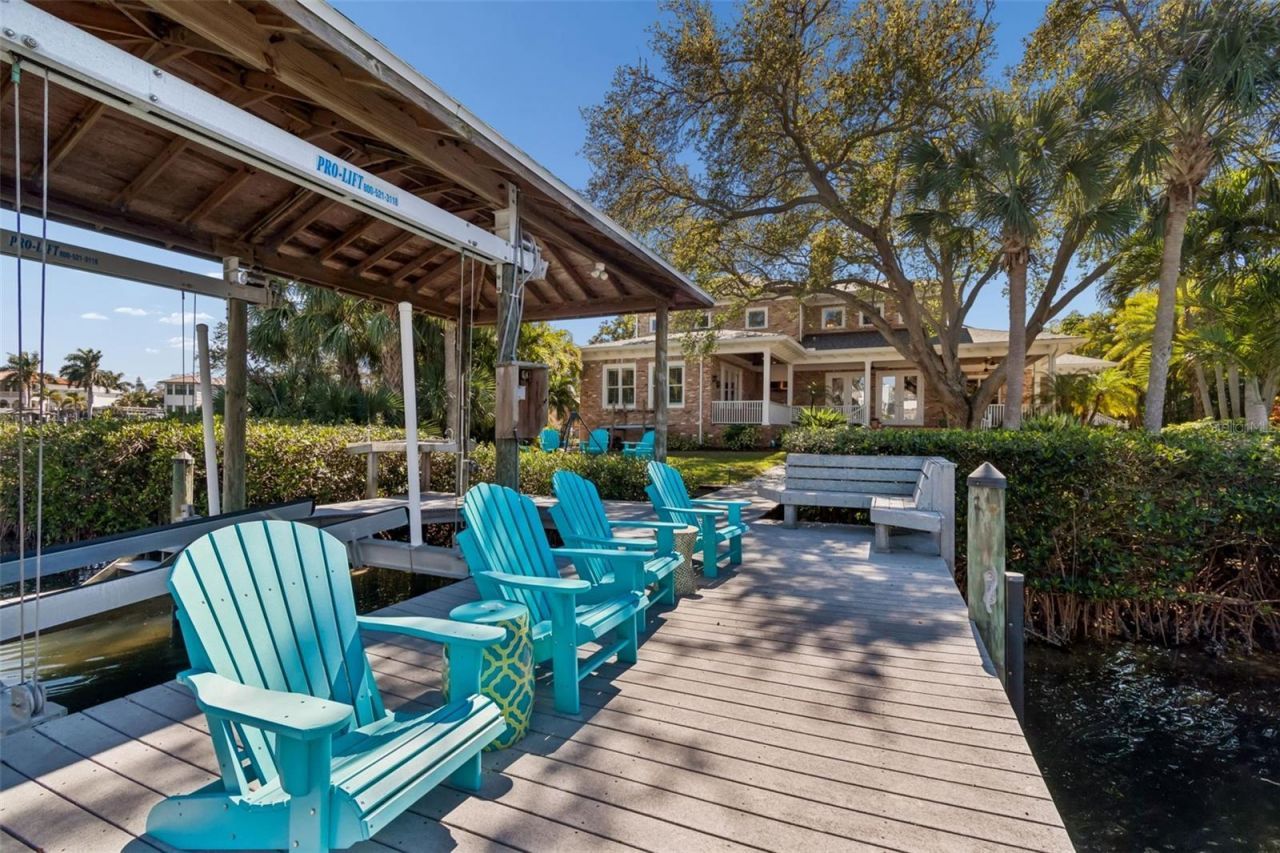 4909 W Spring Lake Drive, Tampa, FL 33629 Photo