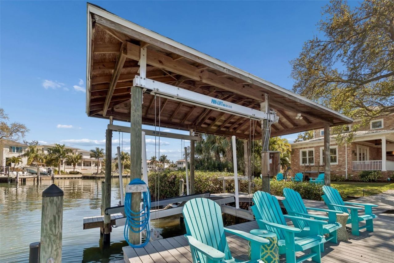 4909 W Spring Lake Drive, Tampa, FL 33629 Photo