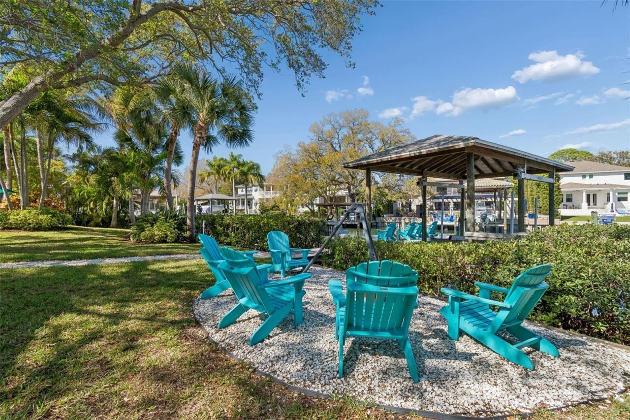 4909 W Spring Lake Drive, Tampa, FL 33629 Photo