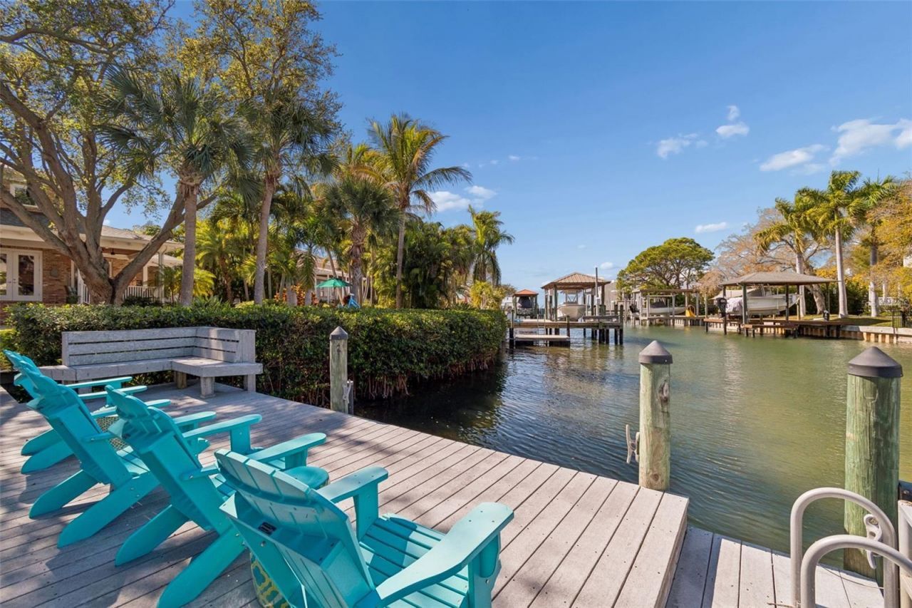 4909 W Spring Lake Drive, Tampa, FL 33629 Photo