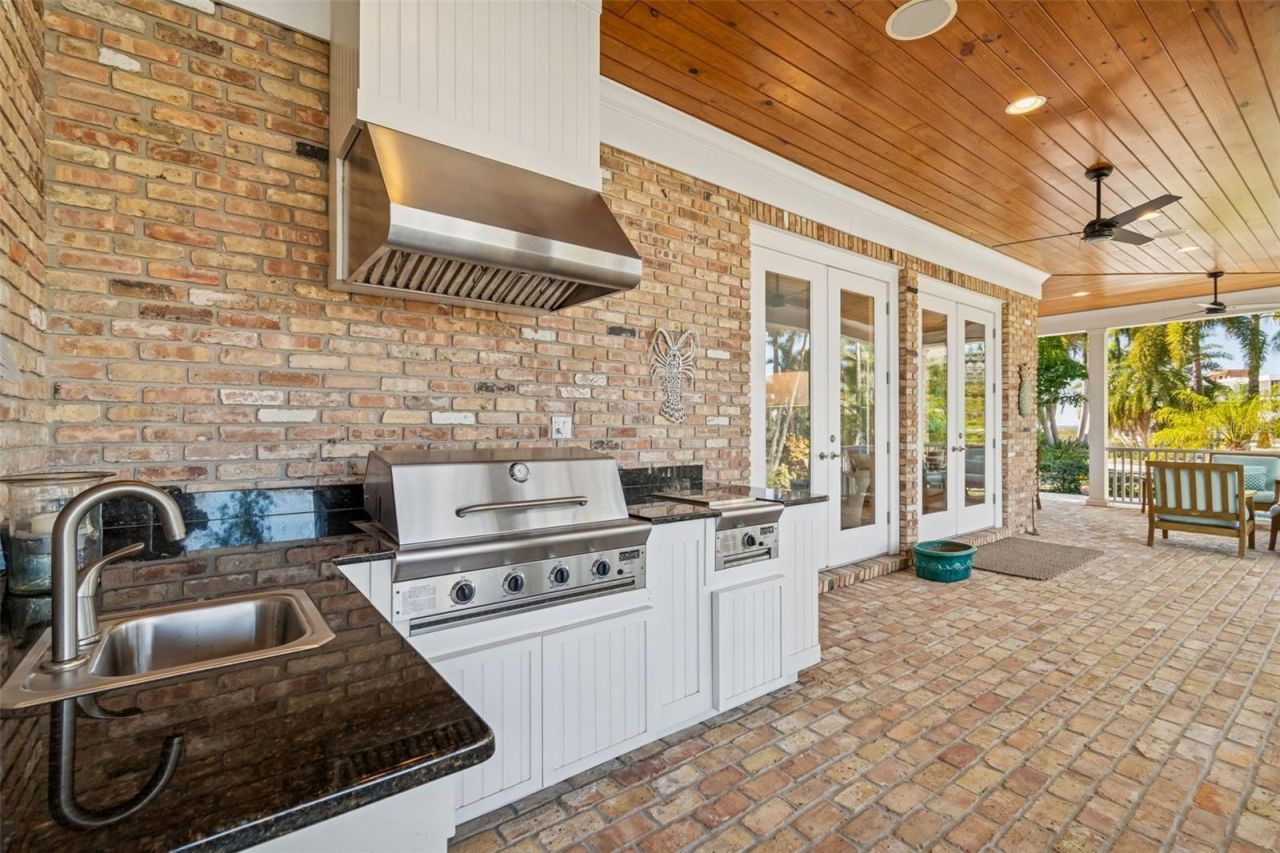 4909 W Spring Lake Drive, Tampa, FL 33629 Photo