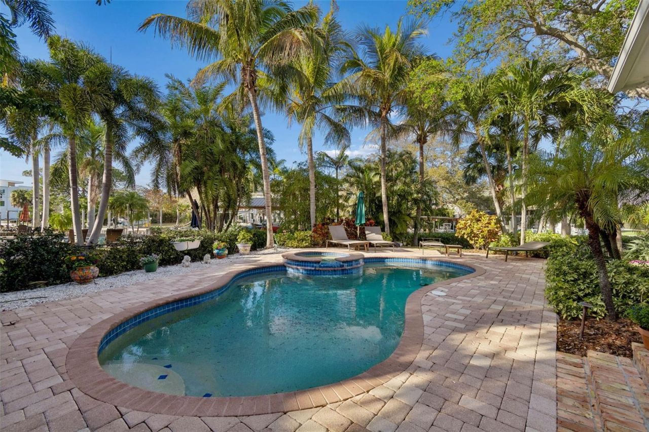 4909 W Spring Lake Drive, Tampa, FL 33629 Photo