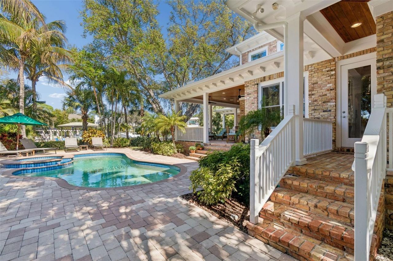 4909 W Spring Lake Drive, Tampa, FL 33629 Photo