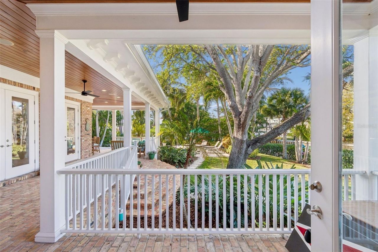 4909 W Spring Lake Drive, Tampa, FL 33629 Photo