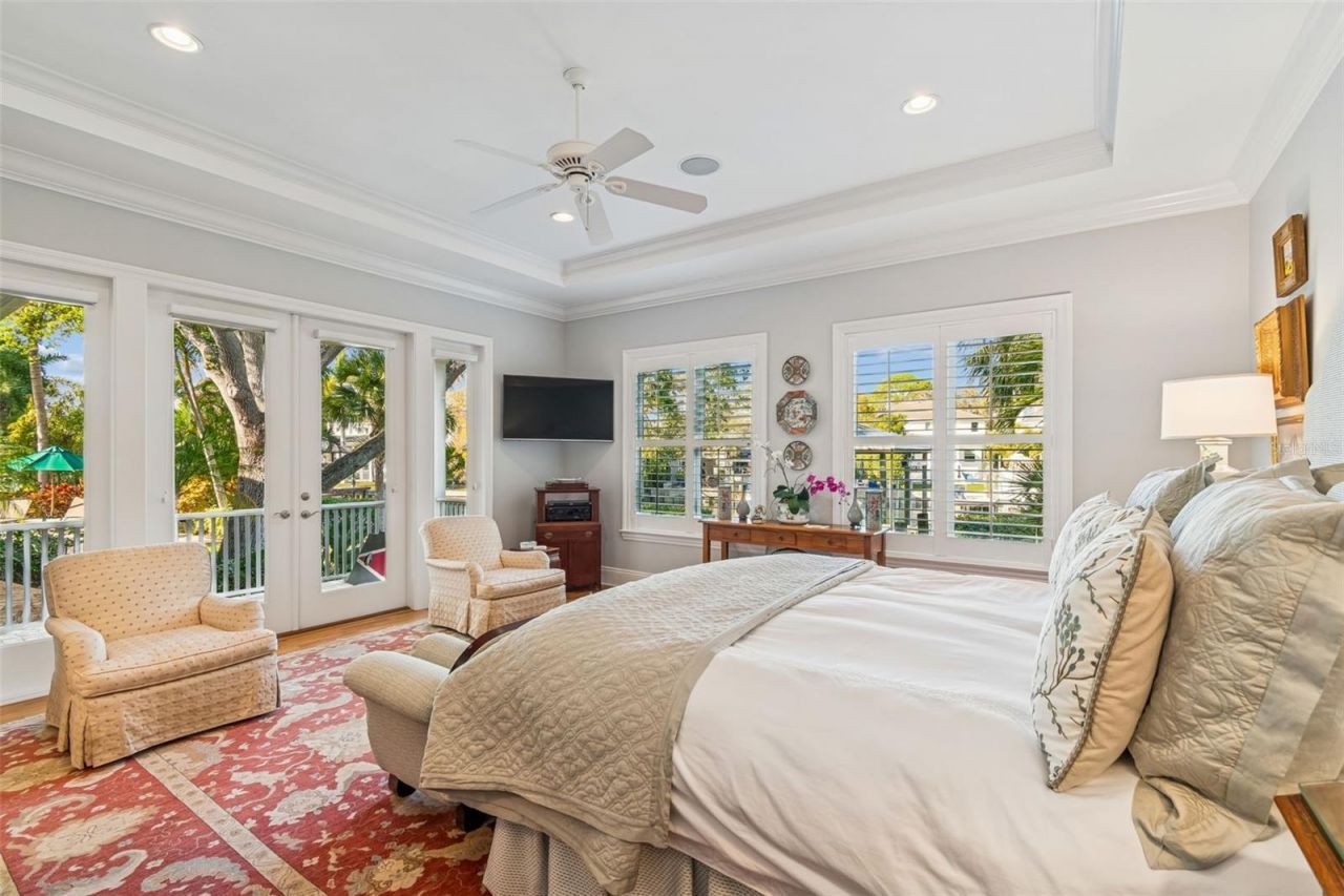 4909 W Spring Lake Drive, Tampa, FL 33629 Photo