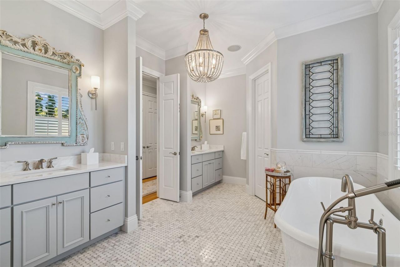 4909 W Spring Lake Drive, Tampa, FL 33629 Photo