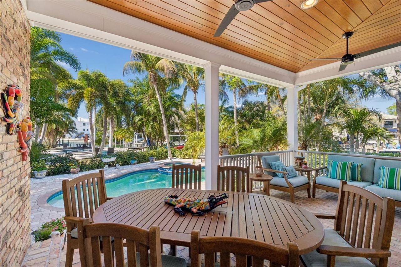 4909 W Spring Lake Drive, Tampa, FL 33629 Photo