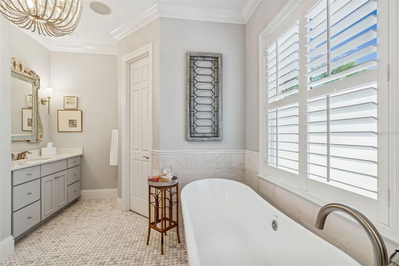 4909 W Spring Lake Drive, Tampa, FL 33629 Photo