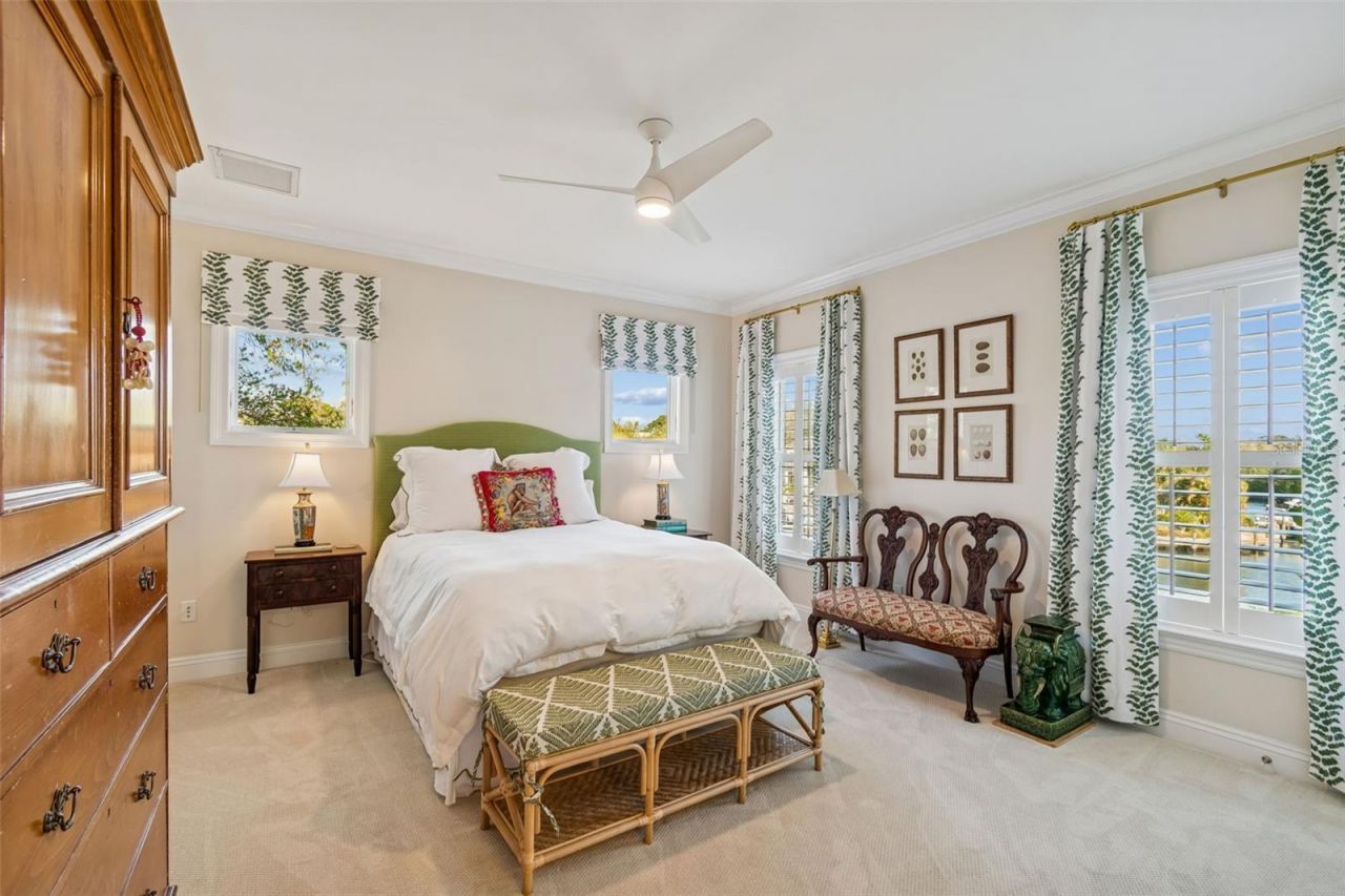 4909 W Spring Lake Drive, Tampa, FL 33629 Photo