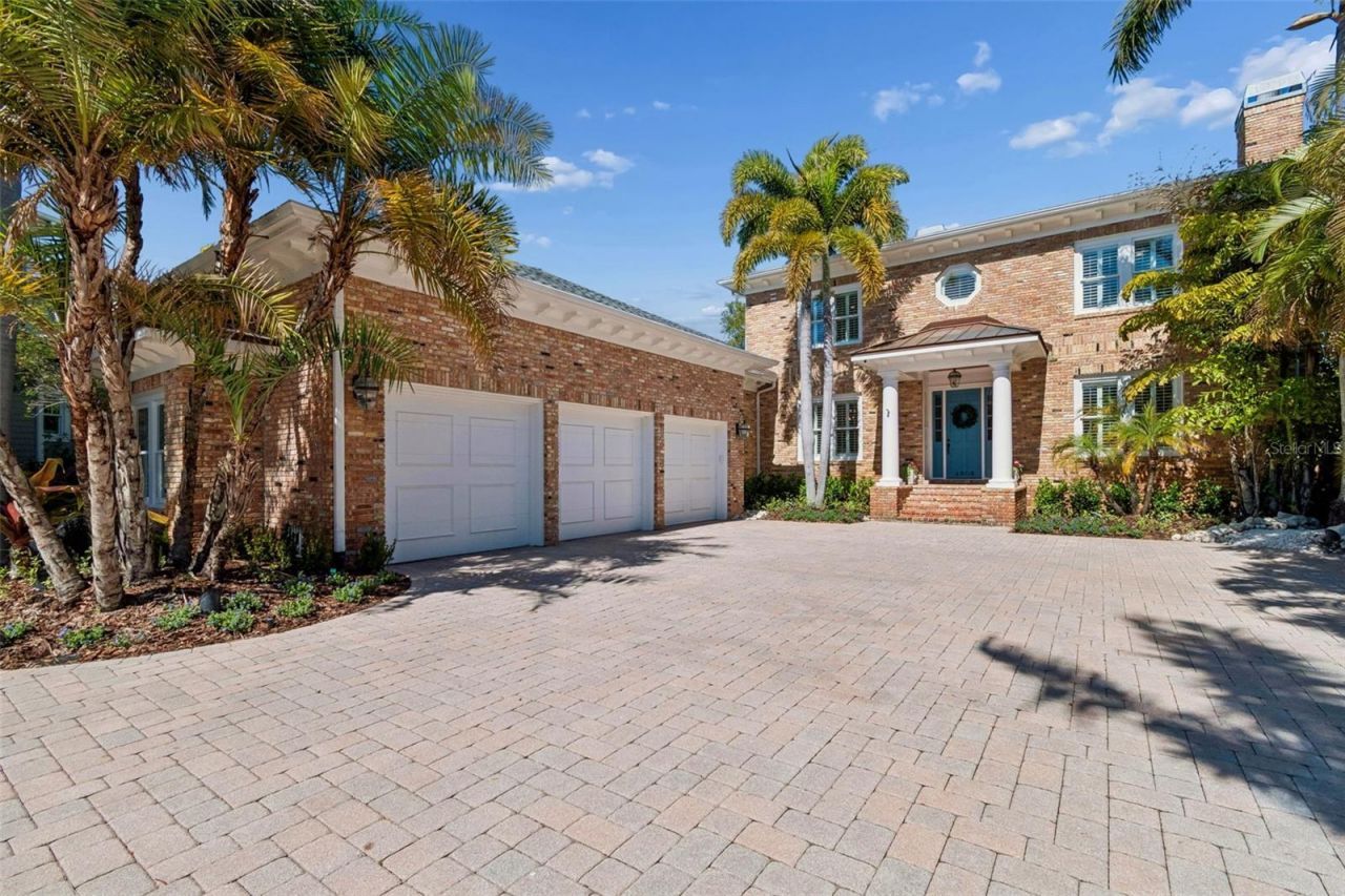 4909 W Spring Lake Drive, Tampa, FL 33629 Photo