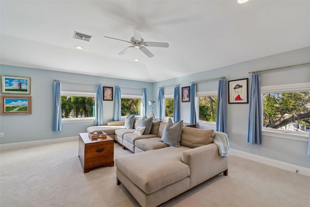 4909 W Spring Lake Drive, Tampa, FL 33629 Photo