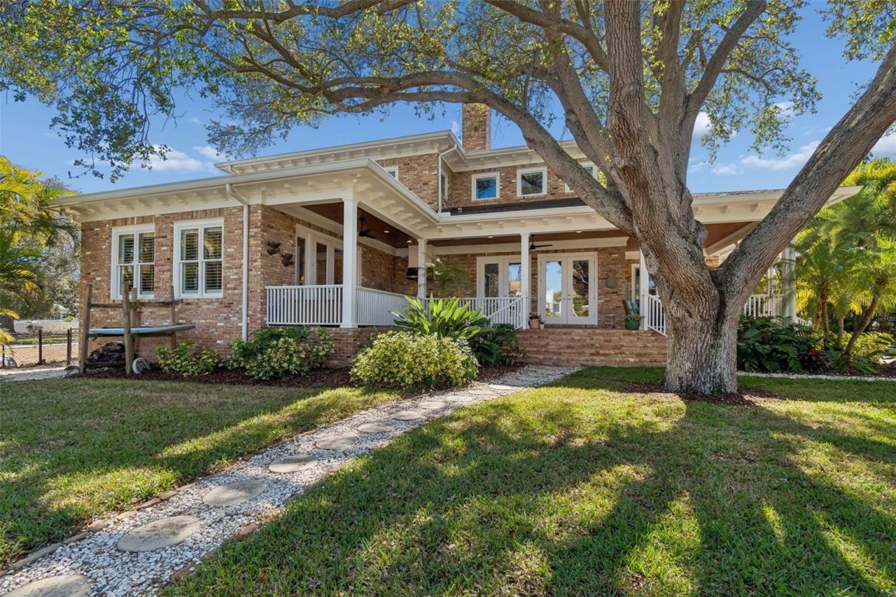 4909 W Spring Lake Drive, Tampa, FL 33629 Photo