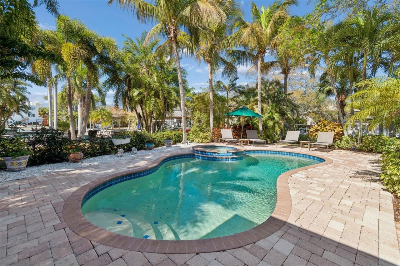 4909 W Spring Lake Drive, Tampa, FL 33629 Photo