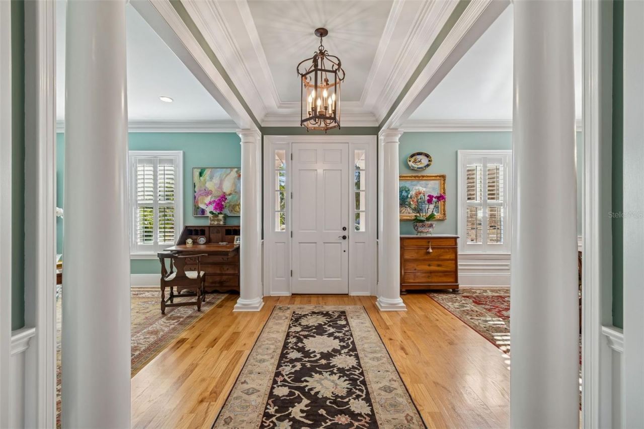 4909 W Spring Lake Drive, Tampa, FL 33629 Photo