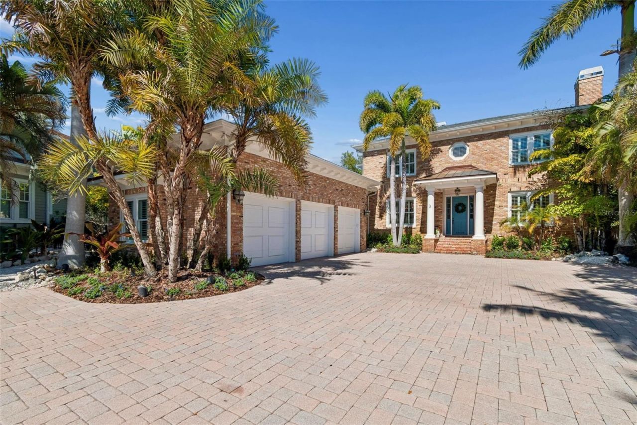 4909 W Spring Lake Drive, Tampa, FL 33629 Photo