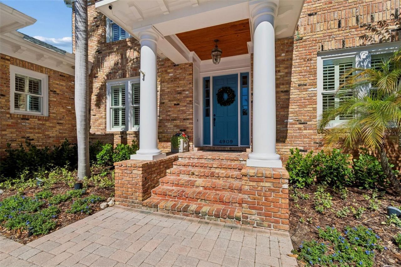 4909 W Spring Lake Drive, Tampa, FL 33629 Photo