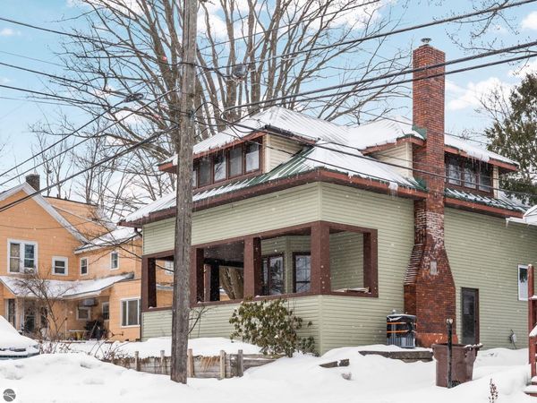 109 Park N, Cadillac, MI 49601