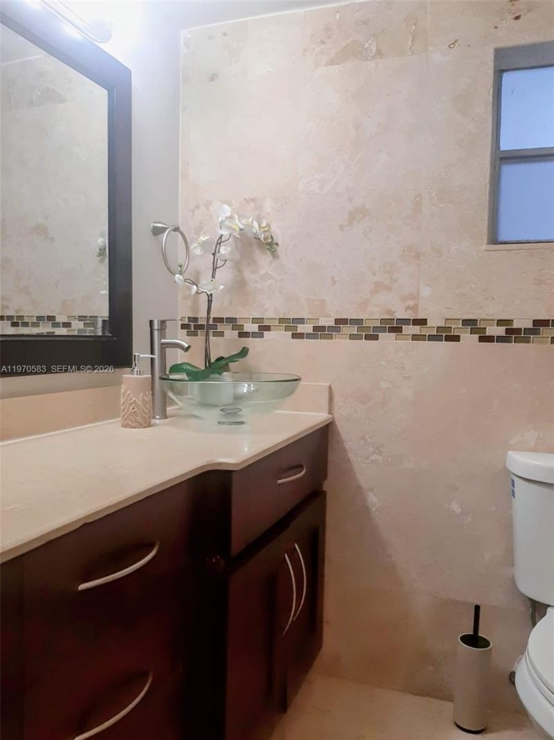 251 172nd St, Unit 112, Sunny Isles Beach, FL 33160 Photo