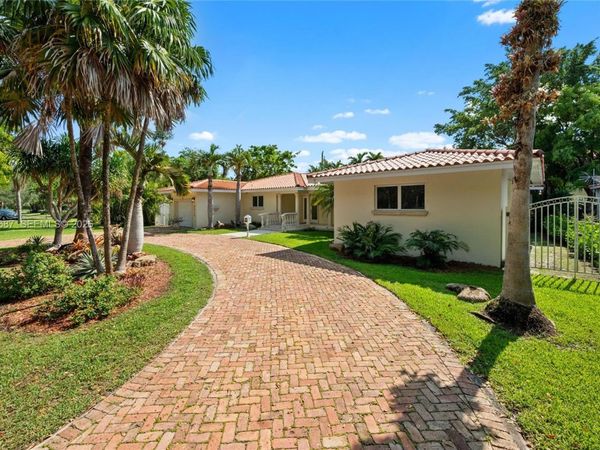 5211 Granada Blvd , Coral Gables, FL 33146