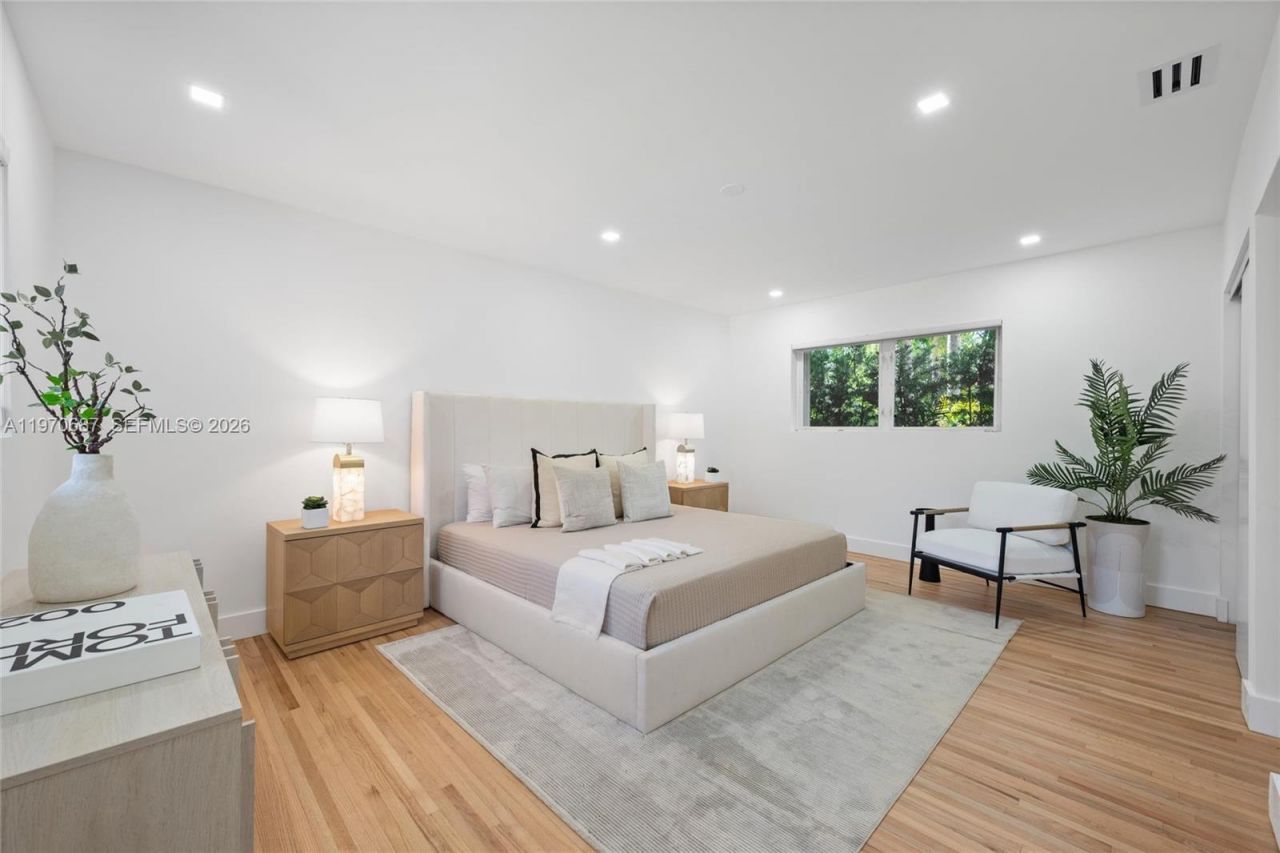 5211 Granada Blvd , Coral Gables, FL 33146 Photo