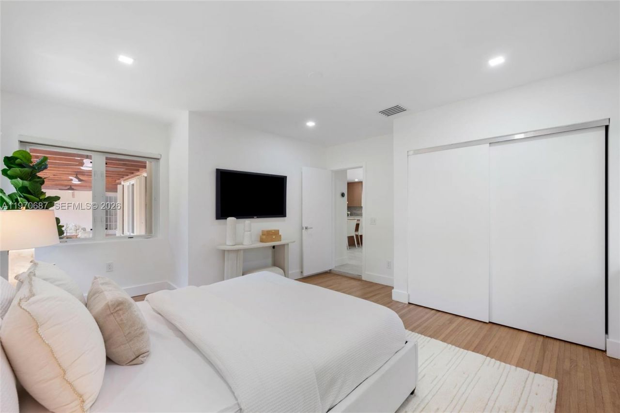 5211 Granada Blvd , Coral Gables, FL 33146 Photo