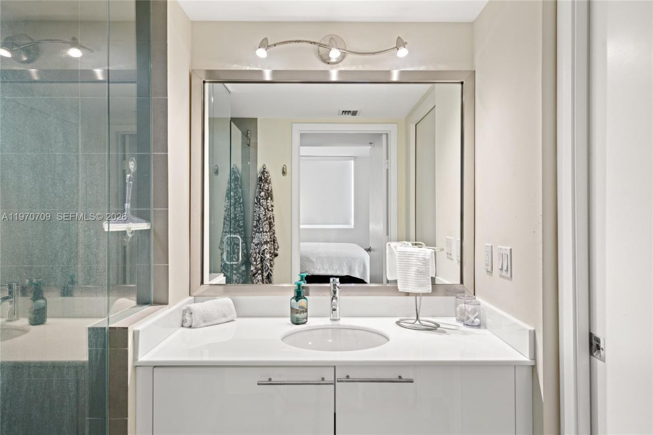 92 SW 3rd St , Unit 3409, Miami, FL 33130 Photo