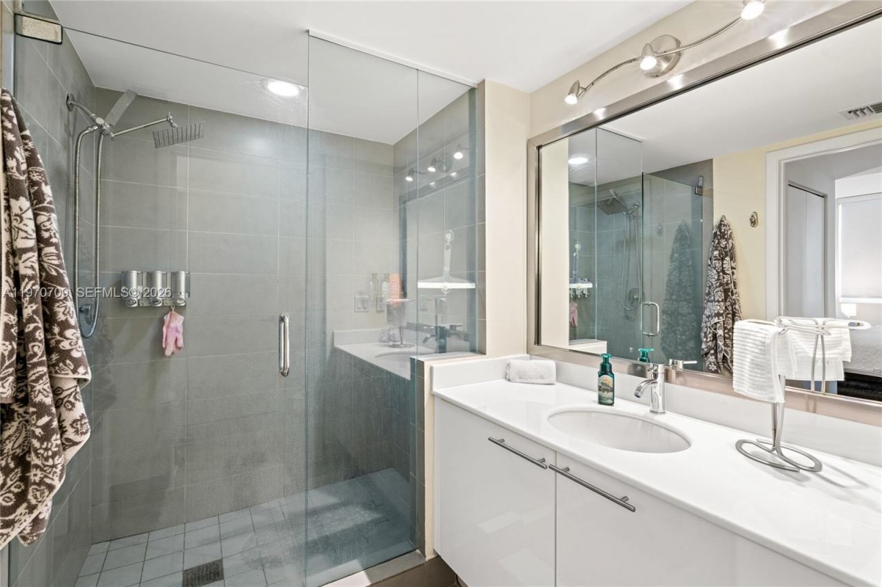 92 SW 3rd St , Unit 3409, Miami, FL 33130 Photo